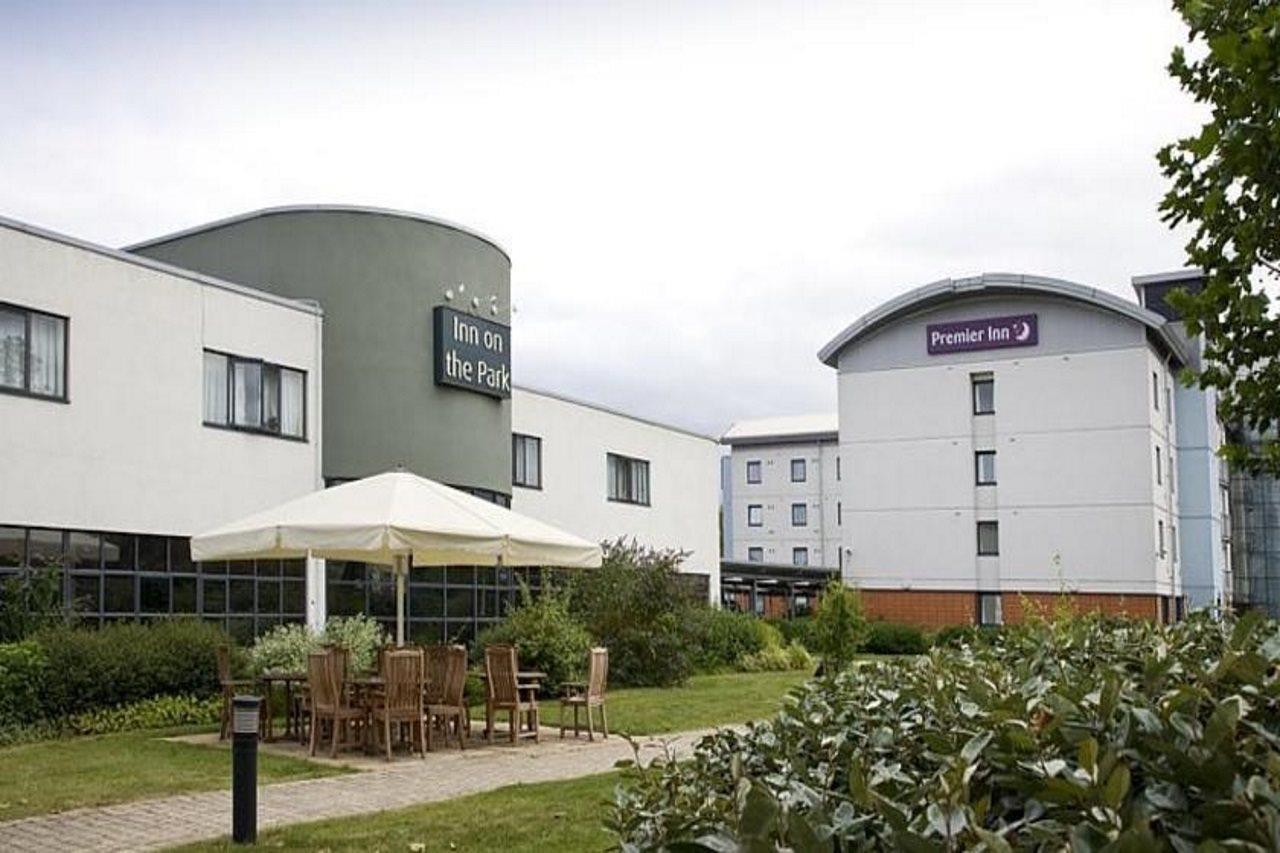 Premier Inn London Enfield Exterior foto