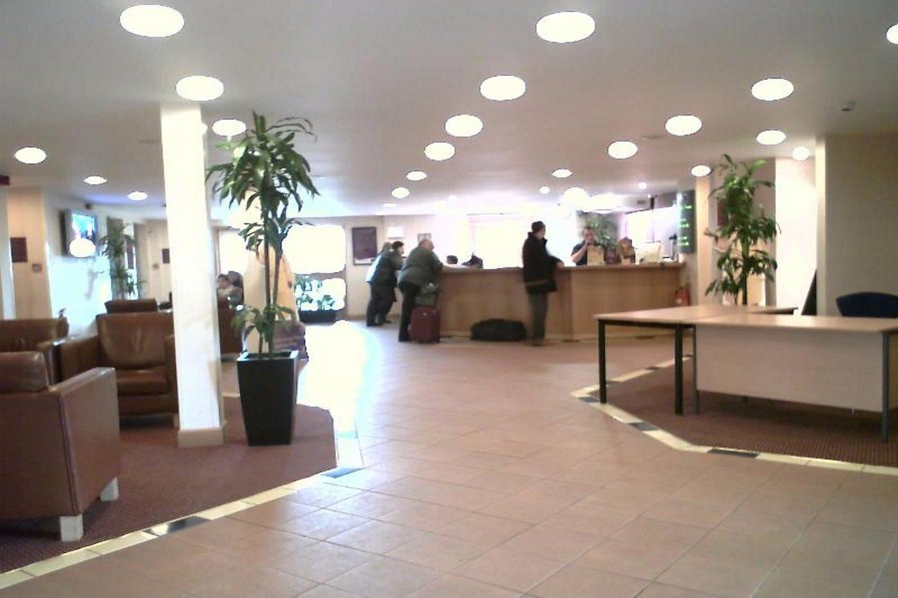 Premier Inn London Enfield Exterior foto