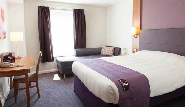 Premier Inn London Enfield Exterior foto